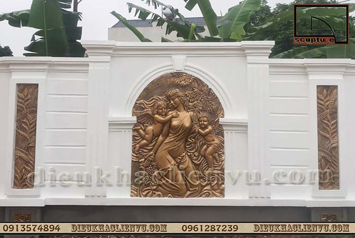 Thiết kế tường ngăn độc đáo với phù điêu châu Âu